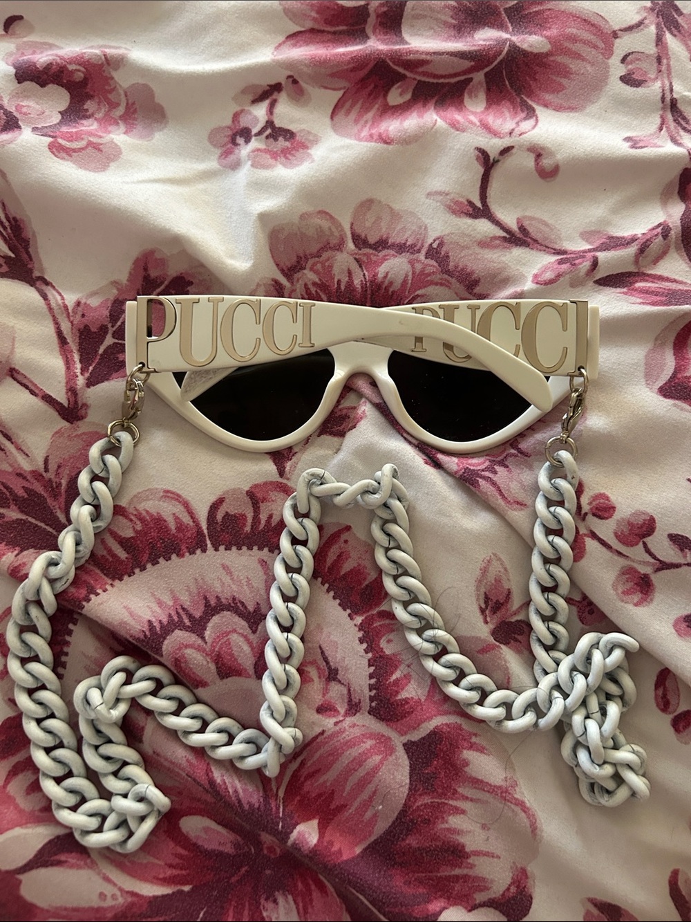 Pucci Women's Sunglasses with Chain - Fashion Accessory - Picture 3 of 6